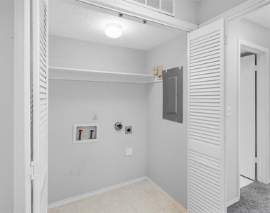 2732 Copper Creek Drive - Photo Thumbnail 25