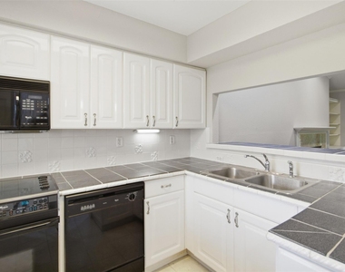 2732 Copper Creek Drive - Photo Thumbnail 3