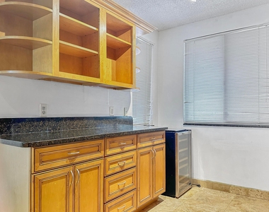 2761 Village Boulevard - Photo Thumbnail 4