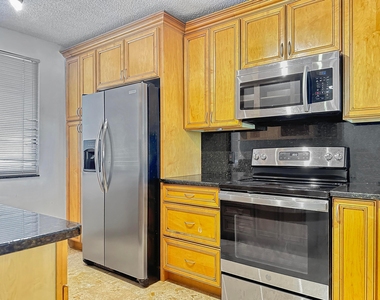 2761 Village Boulevard - Photo Thumbnail 3