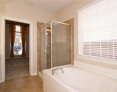 6386 Shadywood Drive - Photo Thumbnail 21