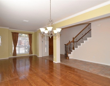 6386 Shadywood Drive - Photo Thumbnail 9