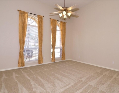 6386 Shadywood Drive - Photo Thumbnail 23