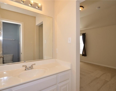 6386 Shadywood Drive - Photo Thumbnail 13