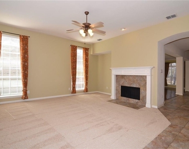 6386 Shadywood Drive - Photo Thumbnail 4