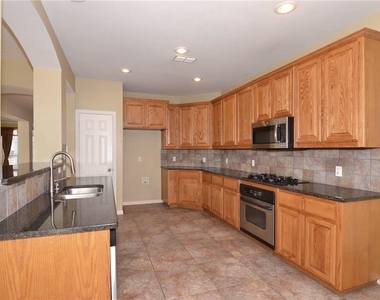 6386 Shadywood Drive - Photo Thumbnail 17