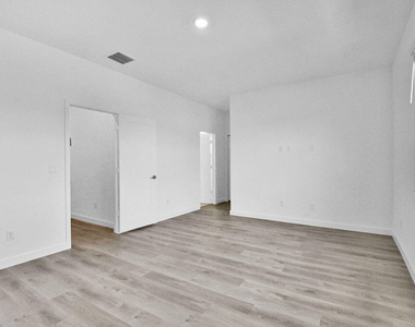 706 Del Vista Road - Photo Thumbnail 7