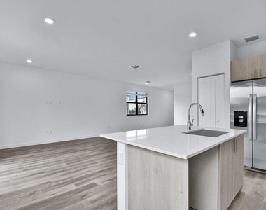 706 Del Vista Road - Photo Thumbnail 16