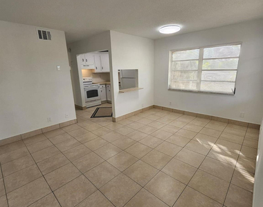 1150 Ne 17th Court - Photo Thumbnail 2