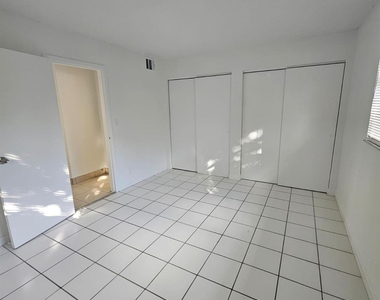 1150 Ne 17th Court - Photo Thumbnail 7