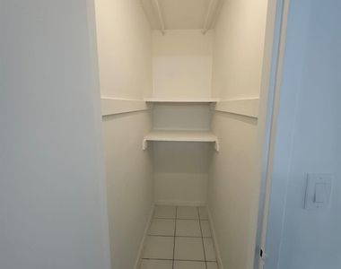 1150 Ne 17th Court - Photo Thumbnail 6