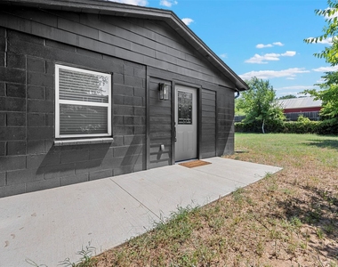 1444 Cimarron Trail - Photo Thumbnail 17
