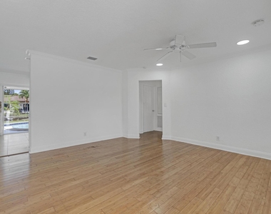 1820 Nw 33rd Street - Photo Thumbnail 20