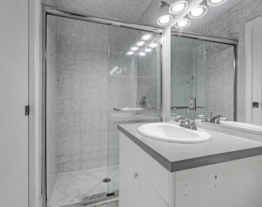 1820 Nw 33rd Street - Photo Thumbnail 16