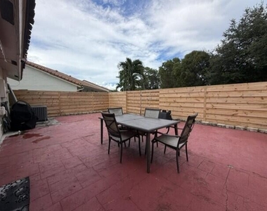 21638 Coronado Avenue - Photo Thumbnail 12