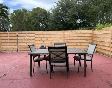 21638 Coronado Avenue - Photo Thumbnail 11