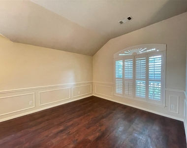 2865 Spotted Owl Drive - Photo Thumbnail 7