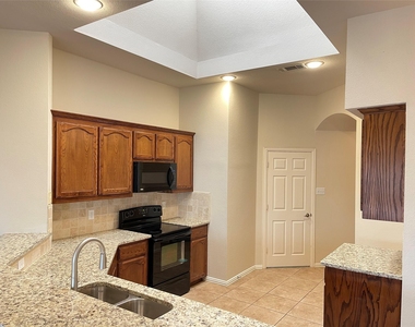 2865 Spotted Owl Drive - Photo Thumbnail 13