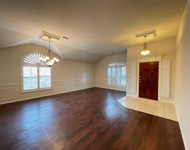 2865 Spotted Owl Drive - Photo Thumbnail 6
