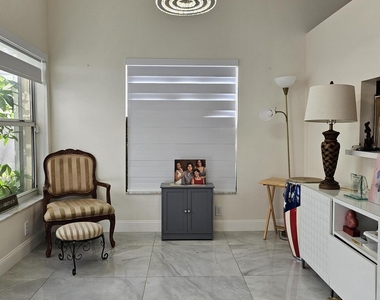 11034 Nw 46th Drive - Photo Thumbnail 4