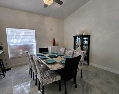 11034 Nw 46th Drive - Photo Thumbnail 2