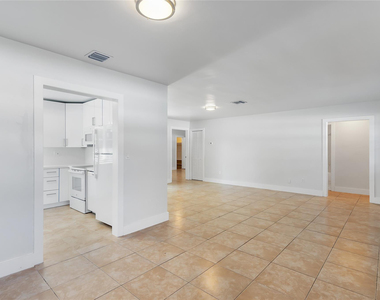 2208 Nw 63rd Avenue - Photo Thumbnail 14