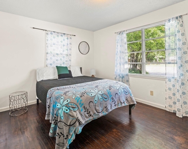 1223 N Center Street - Photo Thumbnail 10
