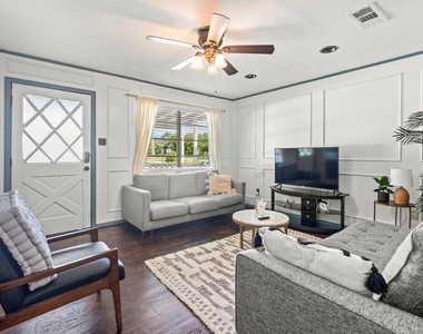1223 N Center Street - Photo Thumbnail 3
