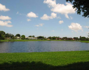 3837 Victoria Drive - Photo Thumbnail 4