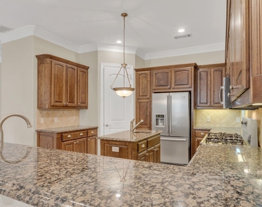 5921 Llano Avenue - Photo Thumbnail 16