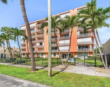 15 S Golfview Road - Photo Thumbnail 2