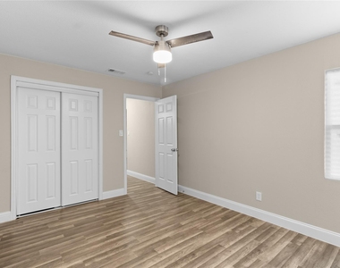 2907 Clinton Avenue - Photo Thumbnail 5