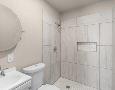 2907 Clinton Avenue - Photo Thumbnail 8