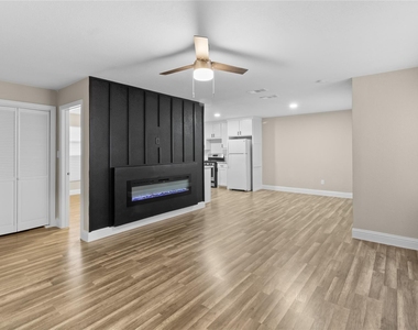 2907 Clinton Avenue - Photo Thumbnail 1
