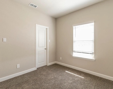 15549 Balham Pass - Photo Thumbnail 12