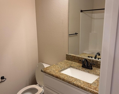 1701 Tanglewood Drive - Photo Thumbnail 8