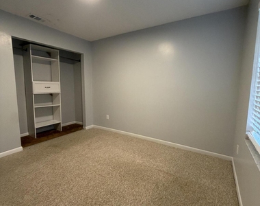 202 Sw Holden Terrace - Photo Thumbnail 12