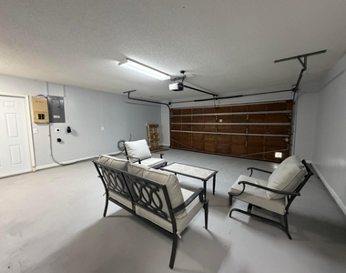 202 Sw Holden Terrace - Photo Thumbnail 5