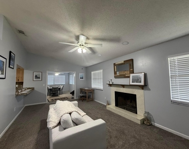 202 Sw Holden Terrace - Photo Thumbnail 10