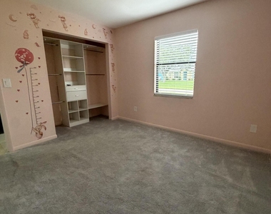 202 Sw Holden Terrace - Photo Thumbnail 14