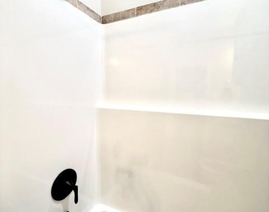 7808 Freedom Crest Avenue - Photo Thumbnail 14