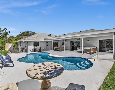 1021 Cherry Lane - Photo Thumbnail 16
