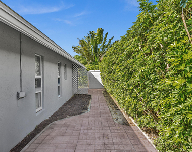 1021 Cherry Lane - Photo Thumbnail 12