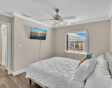 1021 Cherry Lane - Photo Thumbnail 26