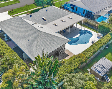 1021 Cherry Lane - Photo Thumbnail 8