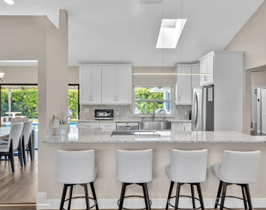 1021 Cherry Lane - Photo Thumbnail 45