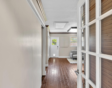 1021 Cherry Lane - Photo Thumbnail 32