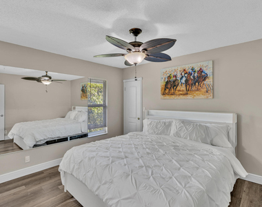 1021 Cherry Lane - Photo Thumbnail 21