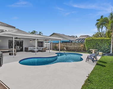 1021 Cherry Lane - Photo Thumbnail 15