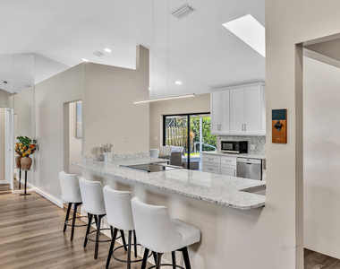 1021 Cherry Lane - Photo Thumbnail 43